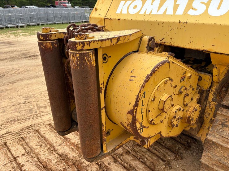 2004-komatsu-d65px-image-35