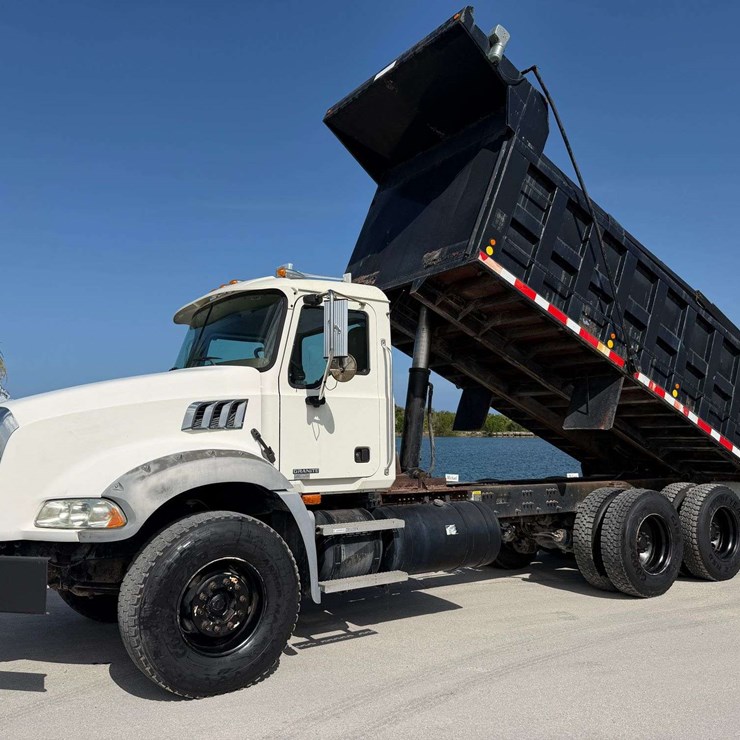 2006 MACK GRANITE CT713