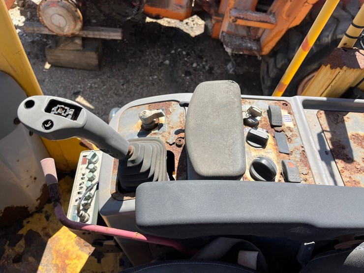 komatsu-wa250-image-15