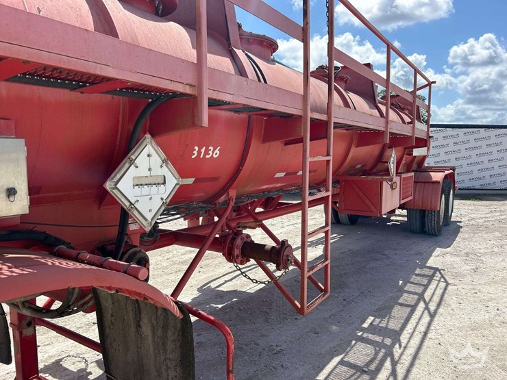 2011-tiger-44ft.-2,000-gallon-t/a-vacuum-tanker-trailer-image-10