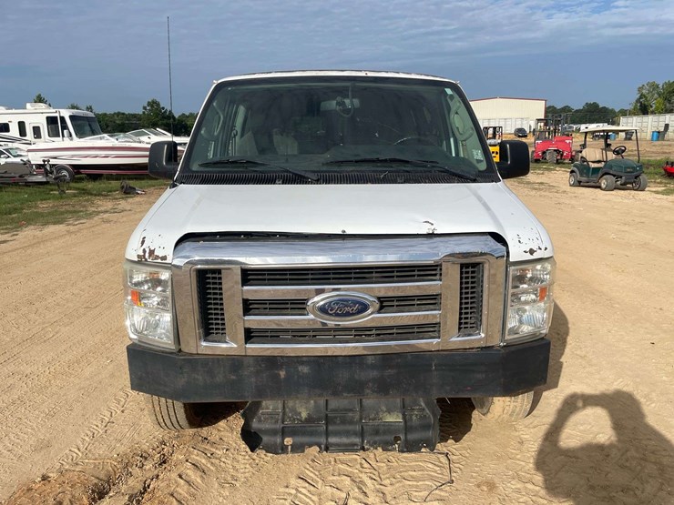 2013-ford-e350-xlt-image-5