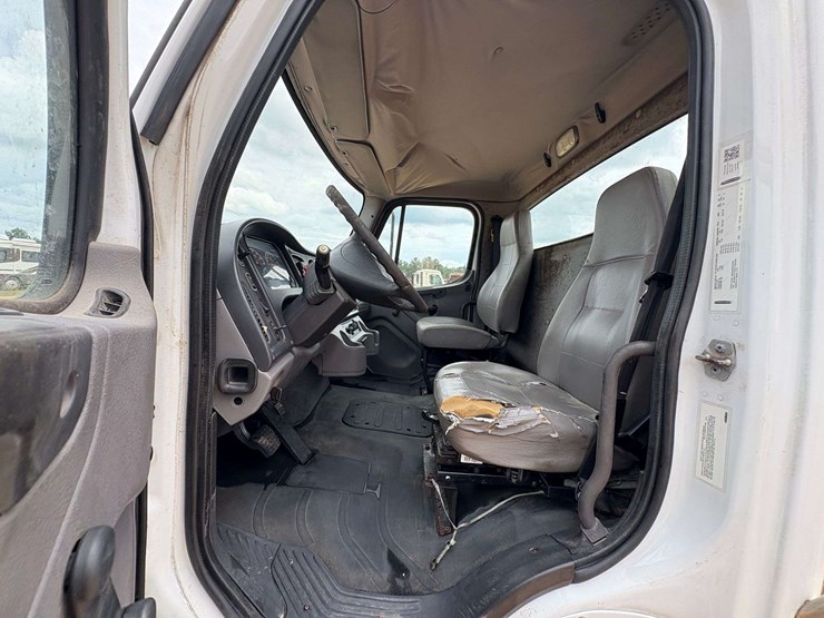 2017-freightliner-s2g-image-14