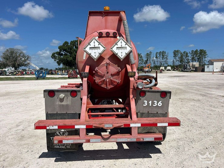 2011-tiger-44ft.-2,000-gallon-t/a-vacuum-tanker-trailer-image-21