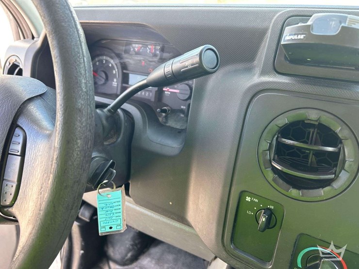 2017-ford-e350-image-15