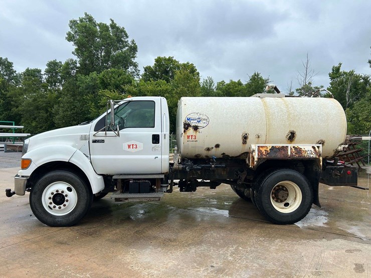 2007-ford-f750-image-3