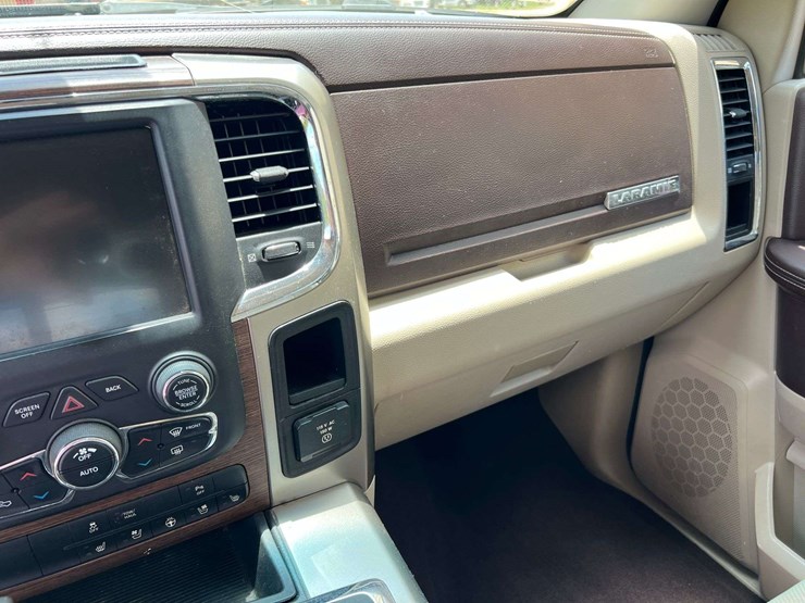 2013-ram-1500-laramie-image-36
