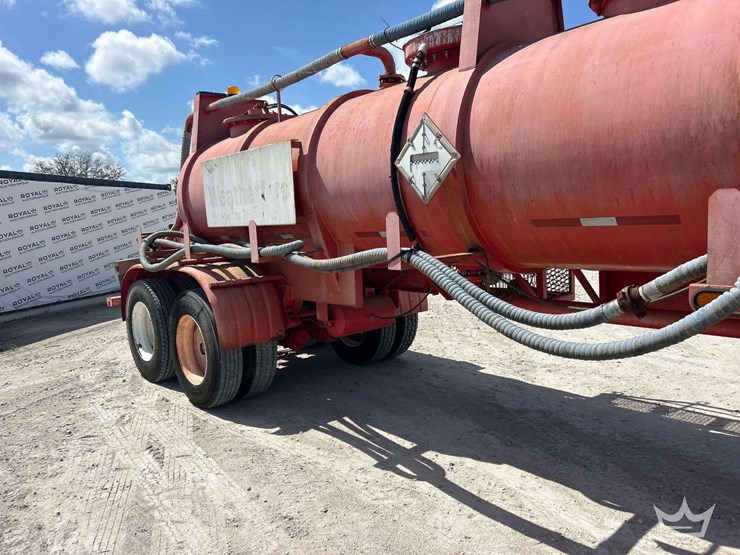 2011-tiger-44ft.-2,000-gallon-t/a-vacuum-tanker-trailer-image-16