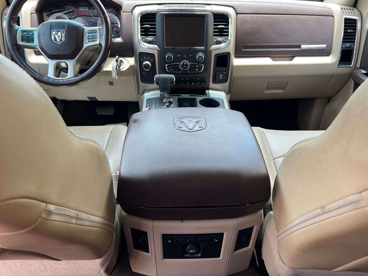2013-ram-1500-laramie-image-37