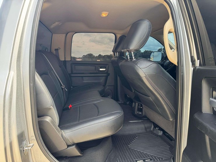 2019-dodge-2500-image-16
