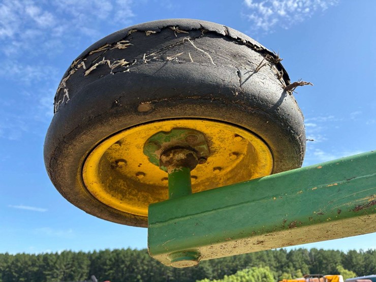 john-deere-18-image-19