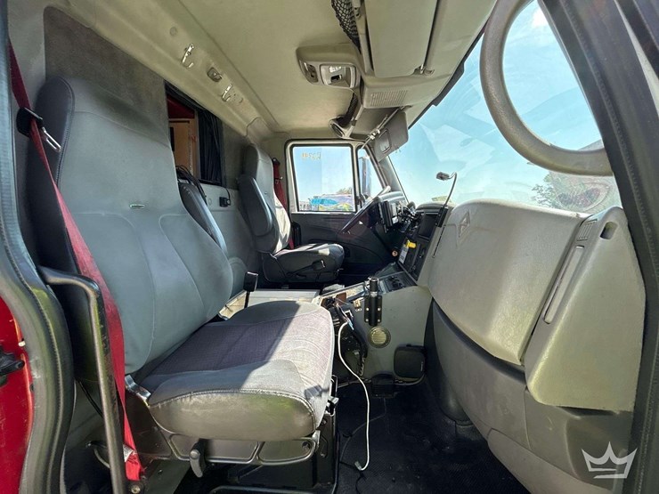 2011-international-durastar-4400-image-34