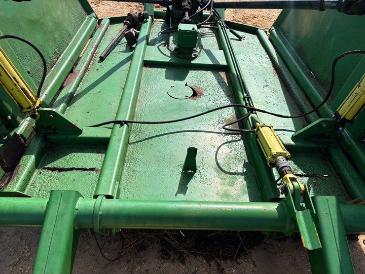 john-deere-18-image-16