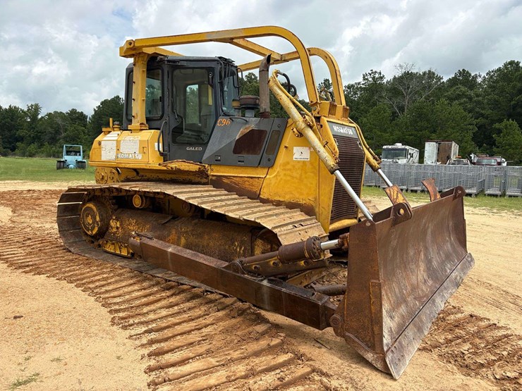2004-komatsu-d65px-image-4
