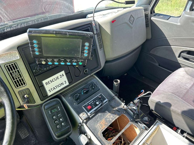 2011-international-durastar-4400-image-12