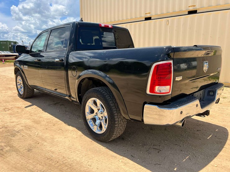2013-ram-1500-laramie-image-2