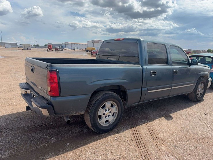 2006-chevrolet-silverado-1500-ls-image-3