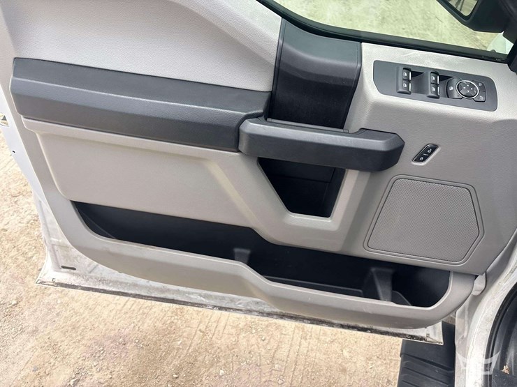 2016-ford-f150-image-14