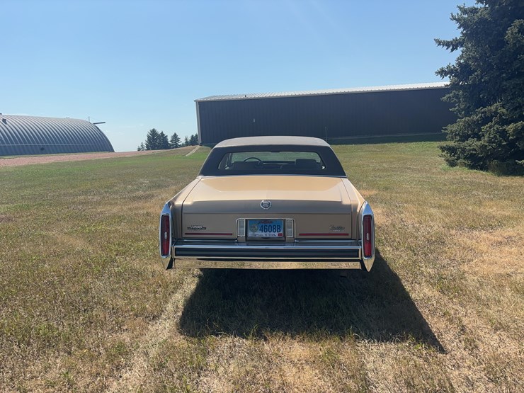 1987-cadillac-sedan-brougham-image-6