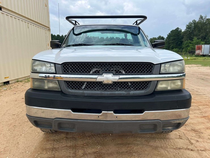 2004-chevrolet-silverado-2500-image-5