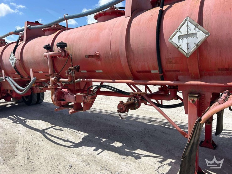 2011-tiger-44ft.-2,000-gallon-t/a-vacuum-tanker-trailer-image-15