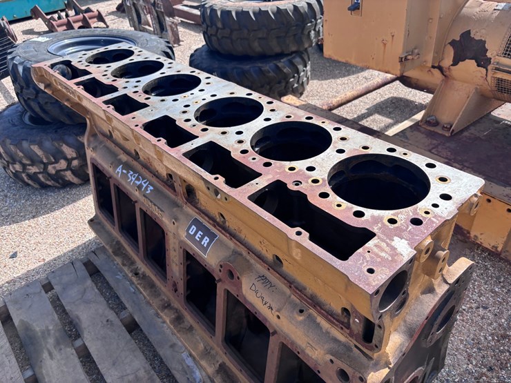 caterpillar-d353-image-5