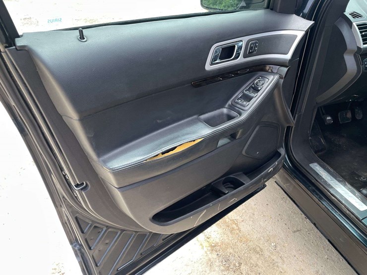 2014-ford-explorer-limited-image-9
