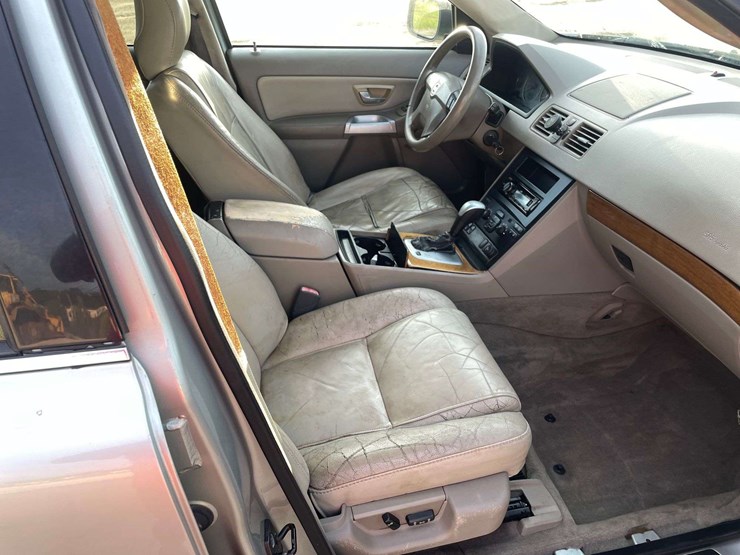 2004-volvo-xc90-image-18