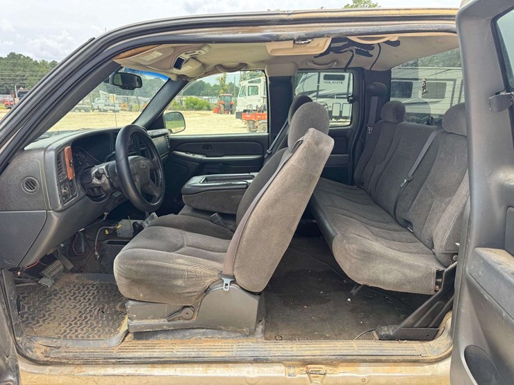 2006-chevrolet-silverado-1500-lt-image-9