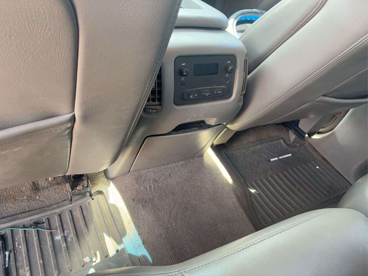 2006-chevrolet-silverado-1500-ls-image-10