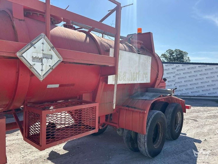 2012-tiger-44ft.-2,000-gallon-t/a-vacuum-tanker-trailer-image-13