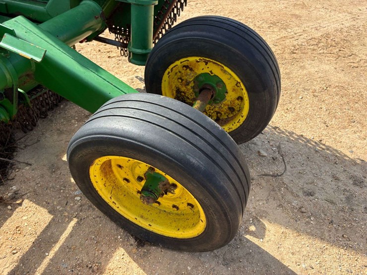 john-deere-18-image-18