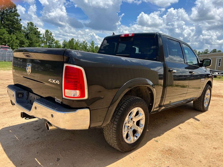 2013-ram-1500-laramie-image-3