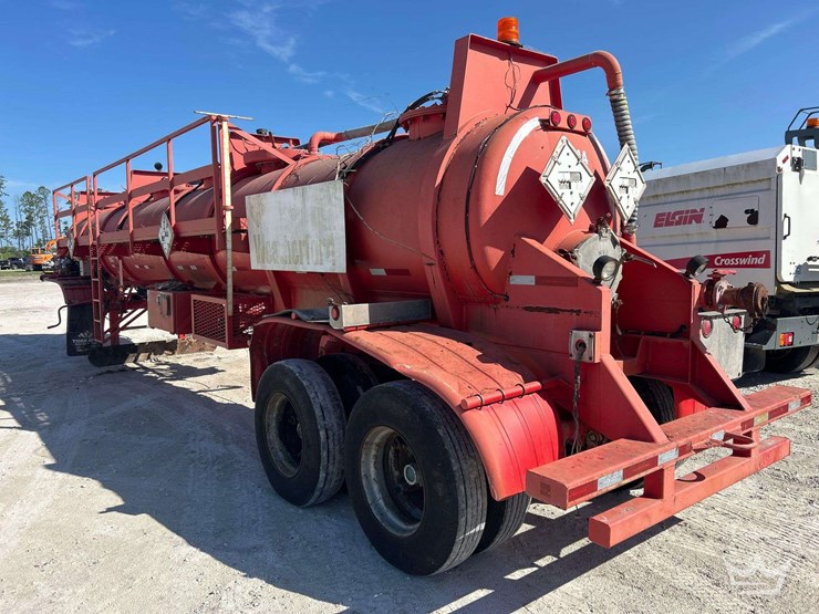 2012-tiger-44ft.-2,000-gallon-t/a-vacuum-tanker-trailer-image-4