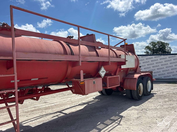 2011-tiger-44ft.-2,000-gallon-t/a-vacuum-tanker-trailer-image-11