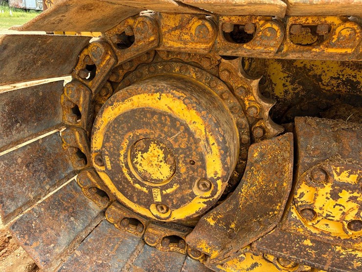 2004-komatsu-d65px-image-30