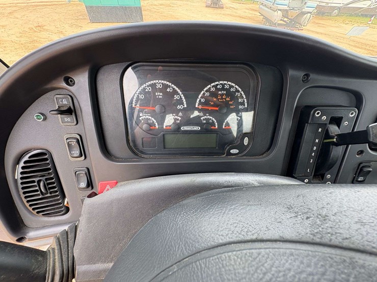 2017-freightliner-s2g-image-18