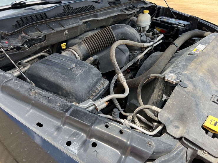 2013-ram-1500-laramie-image-24