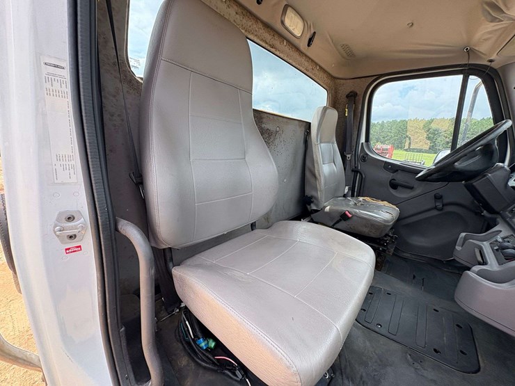 2017-freightliner-s2g-image-23