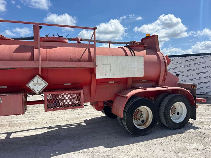 2011-tiger-44ft.-2,000-gallon-t/a-vacuum-tanker-trailer-image-22