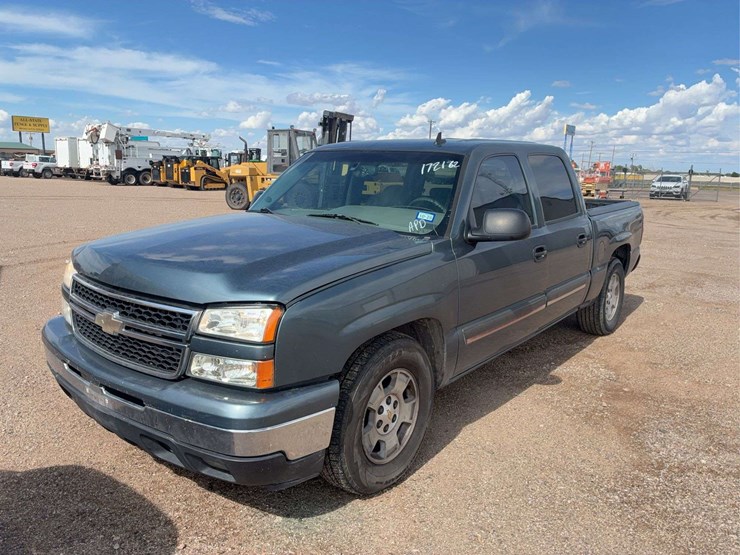 2006-chevrolet-silverado-1500-ls-image-1