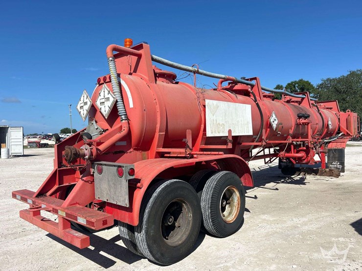 2012-tiger-44ft.-2,000-gallon-t/a-vacuum-tanker-trailer-image-3