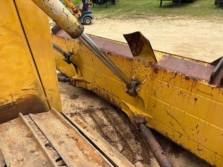 2004-komatsu-d65px-image-23