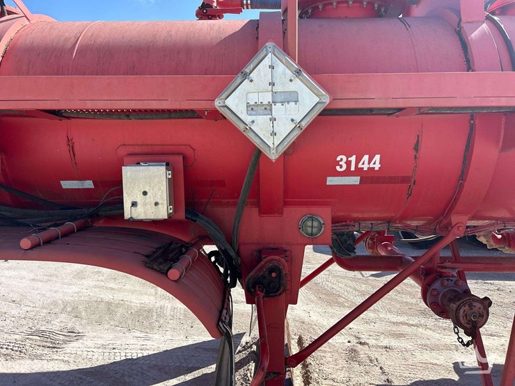2012-tiger-44ft.-2,000-gallon-t/a-vacuum-tanker-trailer-image-9