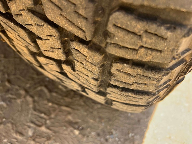 2013-ram-1500-laramie-image-12