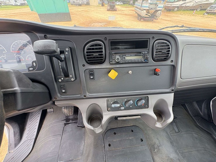 2017-freightliner-s2g-image-20