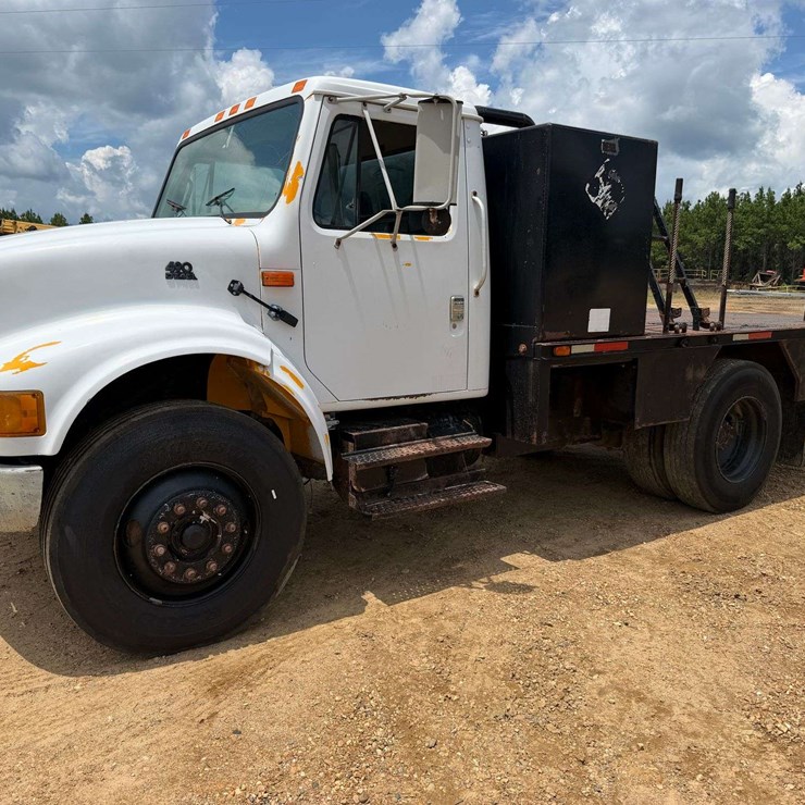 1999 INTERNATIONAL 4900