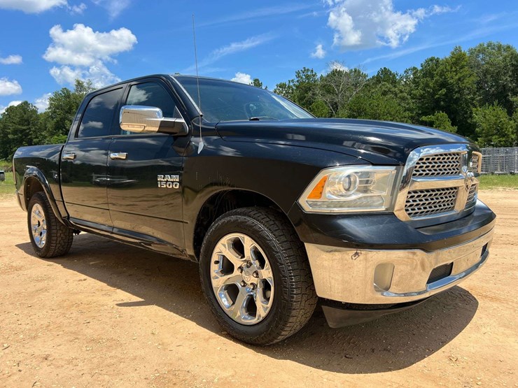 2013-ram-1500-laramie-image-4