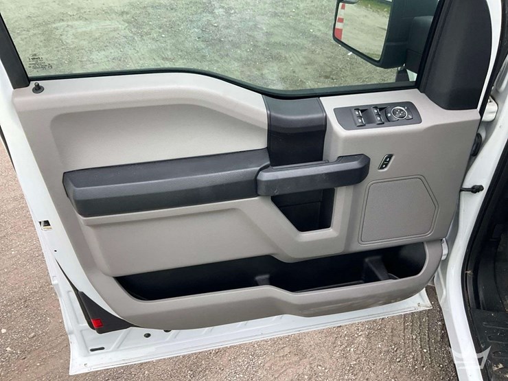 2016-ford-f150-image-11