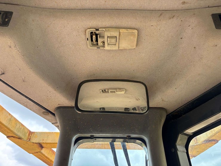 2004-komatsu-d65px-image-13