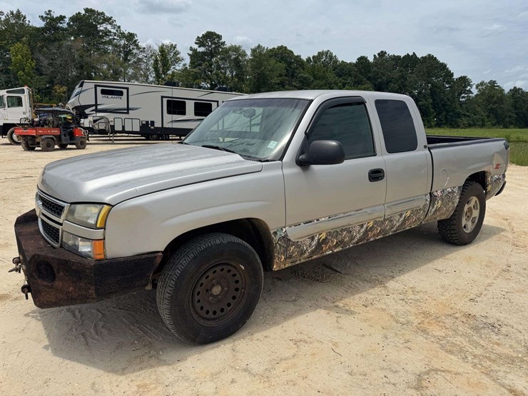 2006-chevrolet-silverado-1500-lt-image-1